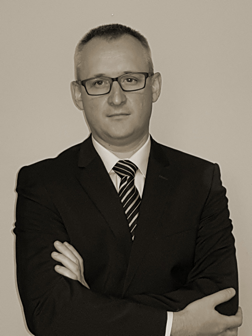 mecenas Dariusz Staniszewski